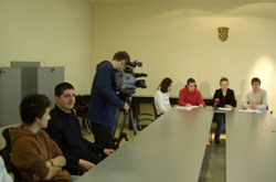 Tiskovna konferencija - GROZD