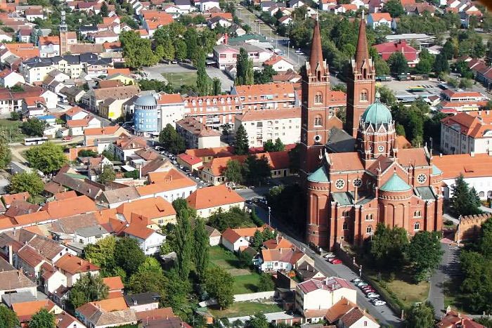 25 Djakovo katedrala