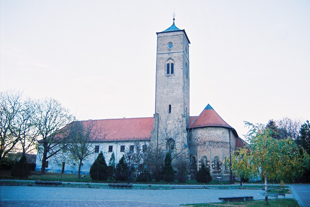Franjevački samostan u Baču